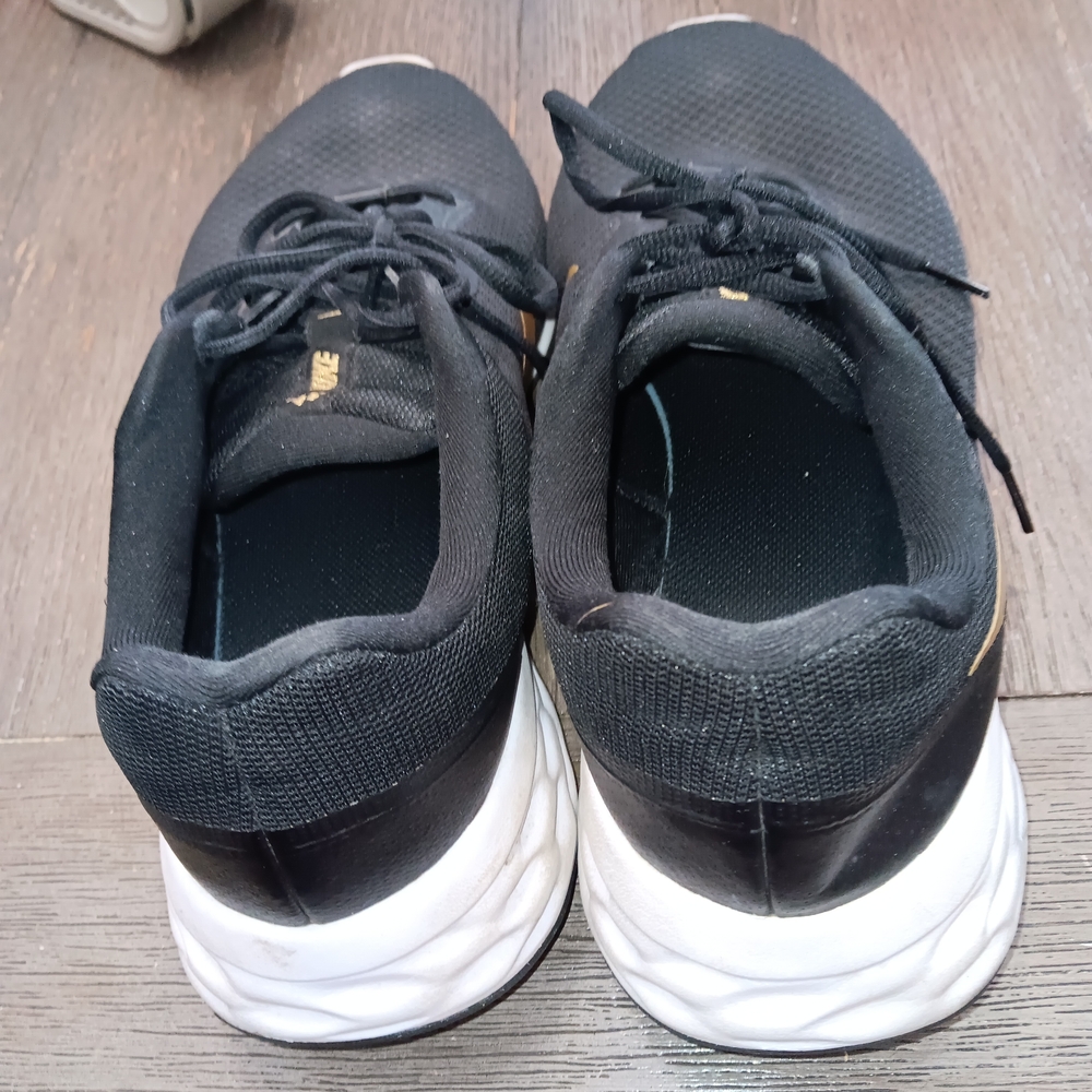Mens Size 13, Nike Black and Gold Sneakers - Picture 2 of 3